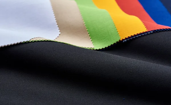 Bila – 33% Baumwolle, 67% Polyester, 200 g/m²