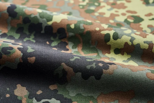 Feniks – 35% Polyester, 65% Baumwolle, 305 g/m²