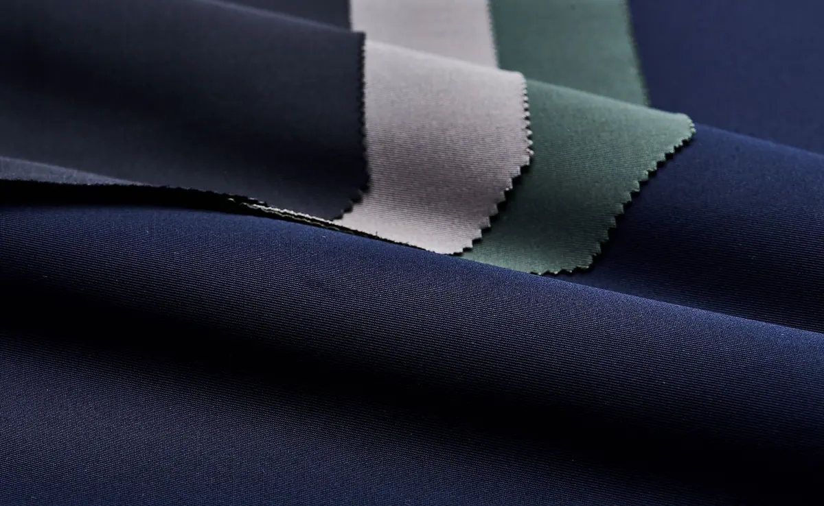 Kaloian – 33% Baumwolle, 67% Polyester (Ansicht 1)